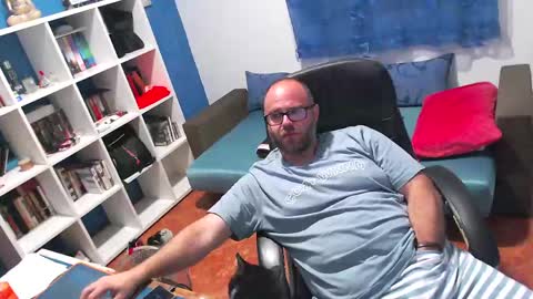 ravingr3d3 online show from June 7, 2026, 1:21 am