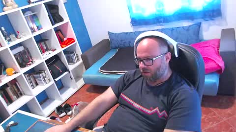 ravingr3d3 online show from June 7, 2026, 1:26 pm