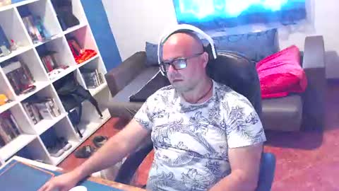 ravingr3d3 online show from June 15, 2026, 10:28 am