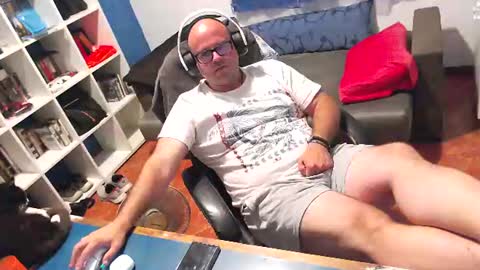 ravingr3d3 online show from June 15, 2026, 10:45 pm