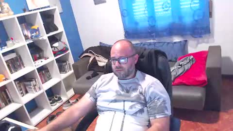 ravingr3d3 online show from June 25, 2026, 3:05 pm