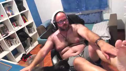 ravingr3d3 online show from July 12, 2026, 9:50 pm
