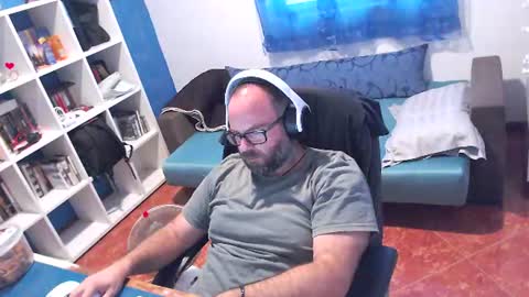 ravingr3d3 online show from July 16, 2026, 9:59 am