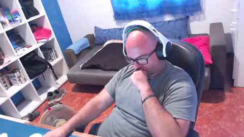 ravingr3d3 online show from July 30, 2026, 11:09 am