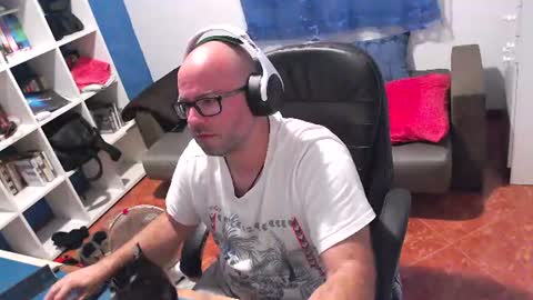 ravingr3d3 online show from August 3, 2026, 11:41 pm