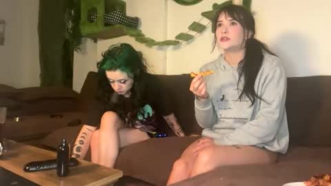 Ravyn and Nyx online show from May 15, 2026, 3:35 am