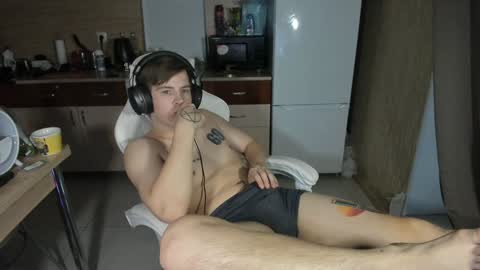 Snapshot of ray_hill chatting on December 6, 2024, 7:54 am Ray online show from December 6, 2024, 7:54 am