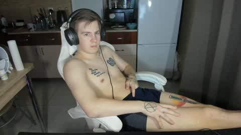 Snapshot of ray_hill chatting on December 9, 2024, 10:09 pm Ray online show from December 9, 2024, 10:09 pm