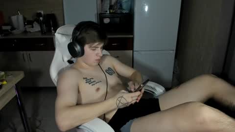 Snapshot of ray_hill chatting on December 17, 2024, 7:48 pm Ray online show from December 17, 2024, 7:48 pm