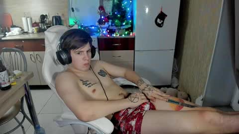 Snapshot of ray_hill chatting on December 19, 2024, 9:17 pm Ray online show from December 19, 2024, 9:17 pm