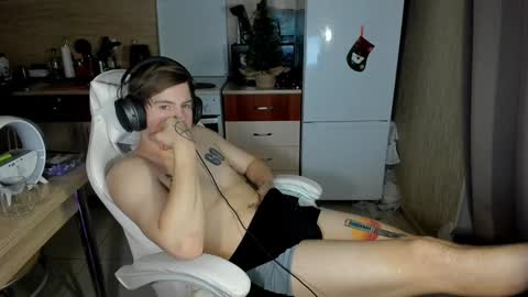 Snapshot of ray_hill chatting on December 30, 2024, 4:29 pm Ray online show from December 30, 2024, 4:29 pm