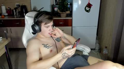 Snapshot of ray_hill chatting on January 4, 2025, 10:13 pm Ray online show from January 4, 2025, 10:13 pm