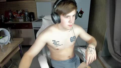 Snapshot of ray_hill chatting on January 5, 2025, 8:00 pm Ray online show from January 5, 2025, 8:00 pm