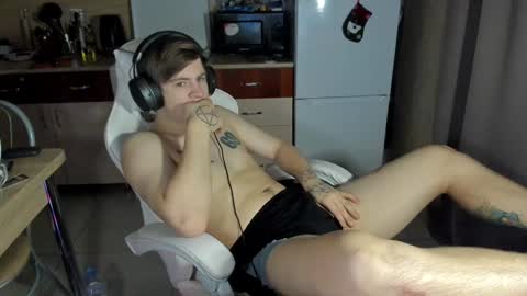 Snapshot of ray_hill chatting on January 18, 2025, 3:59 pm Ray online show from January 18, 2025, 3:59 pm