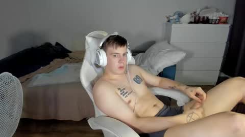 Snapshot of ray_hill chatting on October 15, 2025, 10:21 pm Ray online show from October 15, 2025, 10:21 pm