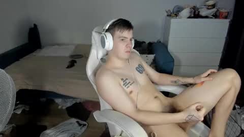 Snapshot of ray_hill chatting on October 23, 2025, 5:55 pm Ray online show from October 23, 2025, 5:55 pm