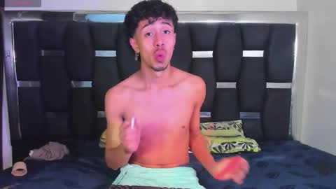 Snapshot of raydevil_ chatting on February 27, 2026, 10:32 pm Rayn online show from February 27, 2026, 10:32 pm