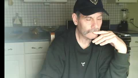 Ray online show from May 12, 2026, 8:33 am