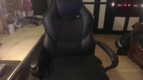 Snapshot of raymann8 chatting on March 3, 2026, 9:21 pm Ray online show from March 3, 2026, 9:21 pm