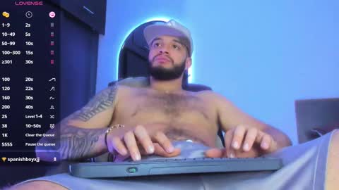 Snapshot of raymond_baker chatting on October 23, 2025, 11:35 pm Felipe independent model online show from October 23, 2025, 11:35 pm