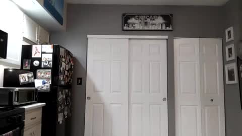 rayneonme1225 online show from October 7, 2025, 11:57 pm