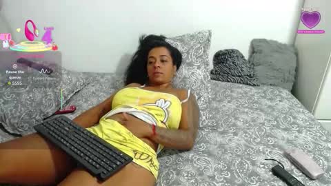 Snapshot of raysajoness chatting on October 25, 2025, 12:51 am raysajoness online show from October 25, 2025, 12:51 am