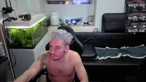 Rayzel online show from February 9, 2026, 1:42 am