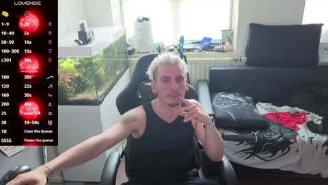 Rayzel online show from May 2, 2026, 1:16 pm