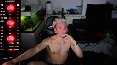 Rayzel online show from May 4, 2026, 11:56 pm