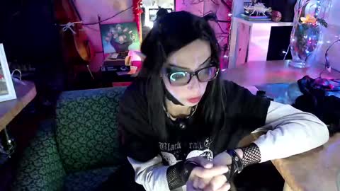 Snapshot of raziel_haze chatting on December 2, 2024, 10:45 pm Yrriel Strife Candy-Demon Caveboy mr. Cringe online show from December 2, 2024, 10:45 pm