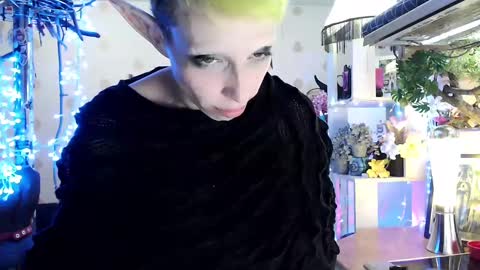 Snapshot of raziel_haze chatting on December 13, 2024, 7:43 pm Yrriel Strife Candy-Demon Caveboy mr. Cringe online show from December 13, 2024, 7:43 pm