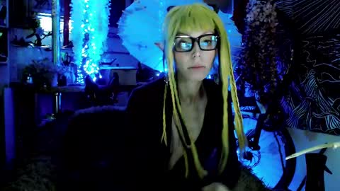 Snapshot of raziel_haze chatting on January 4, 2025, 1:42 pm Yrriel Strife Candy-Demon Caveboy mr. Cringe online show from January 4, 2025, 1:42 pm