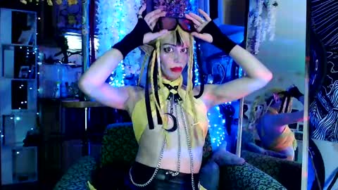 Snapshot of raziel_haze chatting on January 8, 2025, 2:46 pm Yrriel Strife Candy-Demon Caveboy mr. Cringe online show from January 8, 2025, 2:46 pm