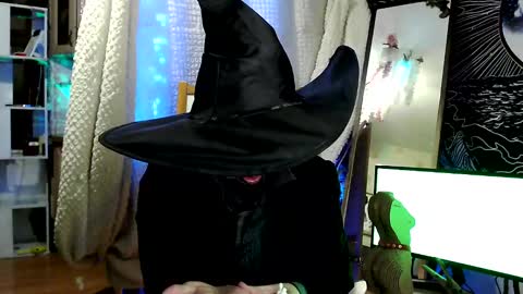Snapshot of raziel_haze chatting on January 11, 2025, 7:16 pm Yrriel Strife Candy-Demon Caveboy mr. Cringe online show from January 11, 2025, 7:16 pm