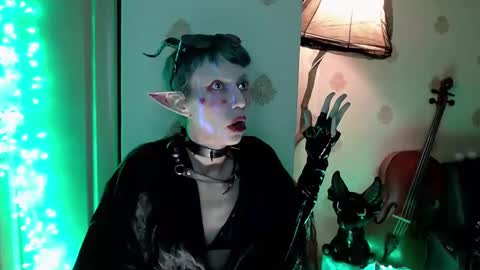 Snapshot of raziel_haze chatting on February 6, 2025, 2:58 pm Yrriel Strife Candy-Demon Caveboy mr. Cringe online show from February 6, 2025, 2:58 pm