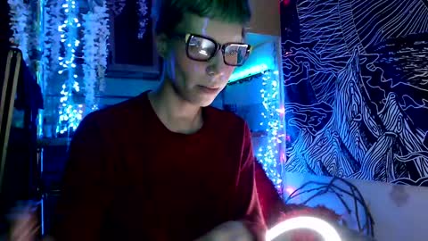 Snapshot of raziel_haze chatting on February 19, 2025, 5:27 am Yrriel Strife Candy-Demon Caveboy mr. Cringe online show from February 19, 2025, 5:27 am