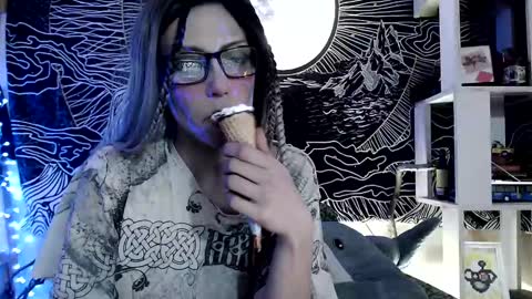 Snapshot of raziel_haze chatting on February 26, 2025, 2:03 pm Yrriel Strife Candy-Demon Caveboy mr. Cringe online show from February 26, 2025, 2:03 pm
