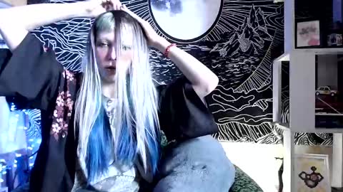 Snapshot of raziel_haze chatting on February 27, 2025, 7:44 am Yrriel Strife Candy-Demon Caveboy mr. Cringe online show from February 27, 2025, 7:44 am