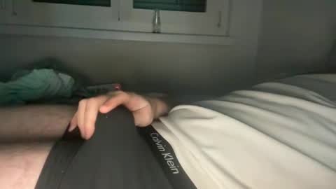 Snapshot of rbnaustiiin chatting on January 1, 2025, 6:27 pm rbnaustiiin online show from January 1, 2025, 6:27 pm