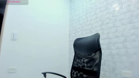Snapshot of realbadbxtch chatting on February 22, 2025, 8:09 pm Cattleya Exposito  online show from February 22, 2025, 8:09 pm