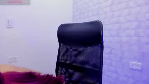 Snapshot of realbadbxtch chatting on March 4, 2025, 8:27 pm Cattleya Exposito  online show from March 4, 2025, 8:27 pm