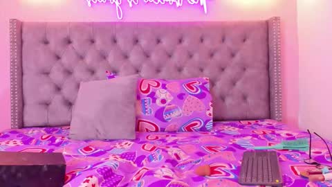 Snapshot of realbadbxtch chatting on October 3, 2025, 6:16 pm Cattleya Exposito  online show from October 3, 2025, 6:16 pm