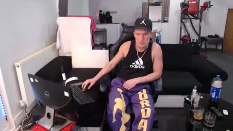 Snapshot of reallyman7 chatting on February 22, 2026, 1:42 pm Ask me online show from February 22, 2026, 1:42 pm