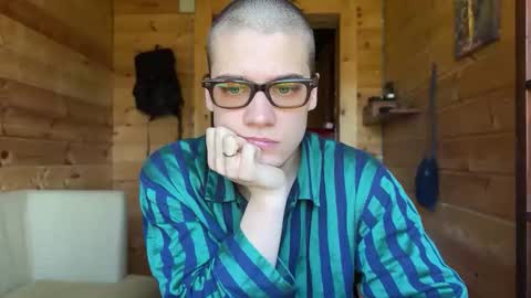 Snapshot of realsupermichael chatting on May 5, 2026, 9:06 am AliceEve online show from May 5, 2026, 9:06 am