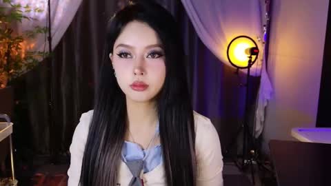 reaowna___ online show from February 1, 2026, 6:39 pm