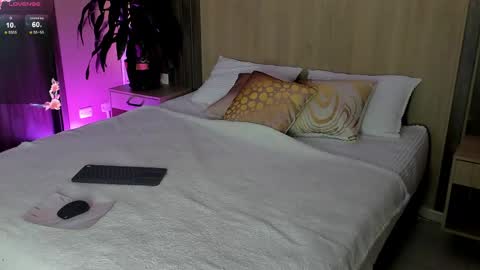 Snapshot of rebeca_cortez1 chatting on May 14, 2026, 8:37 pm I invite you to my birthday on November 3th online show from May 14, 2026, 8:37 pm