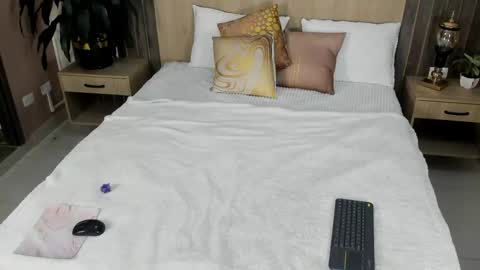 Snapshot of rebeca_cortez1 chatting on June 5, 2026, 7:41 pm I invite you to my birthday on November 3th online show from June 5, 2026, 7:41 pm