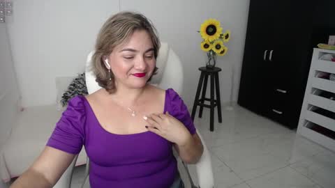 REBECA online show from February 4, 2025, 11:06 pm