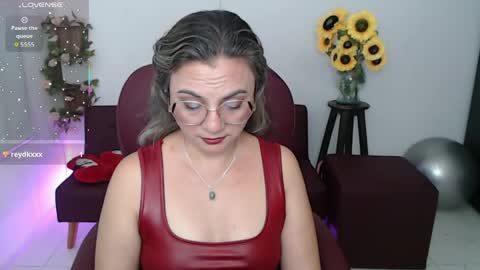 REBECA online show from April 15, 2026, 8:09 pm