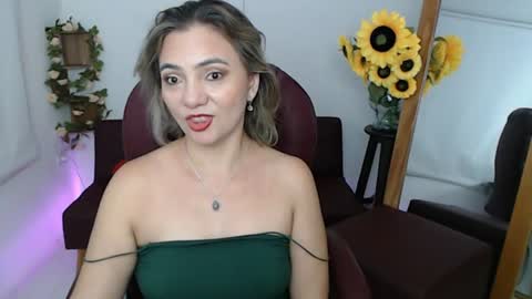 Snapshot of rebeca_milf chatting on July 6, 2026, 3:03 pm REBECA online show from July 6, 2026, 3:03 pm